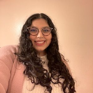 Meet your Posher, Adrianna